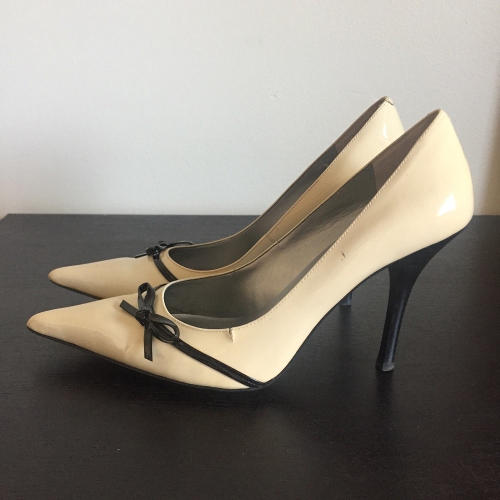 GUESS Cream Coloured Patent Leather Pumps - Picture 1 of 4